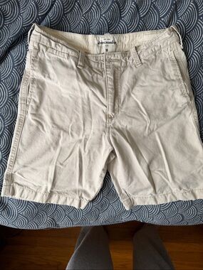 Abercrombie Kids Light Cream Chino Shorts size 16